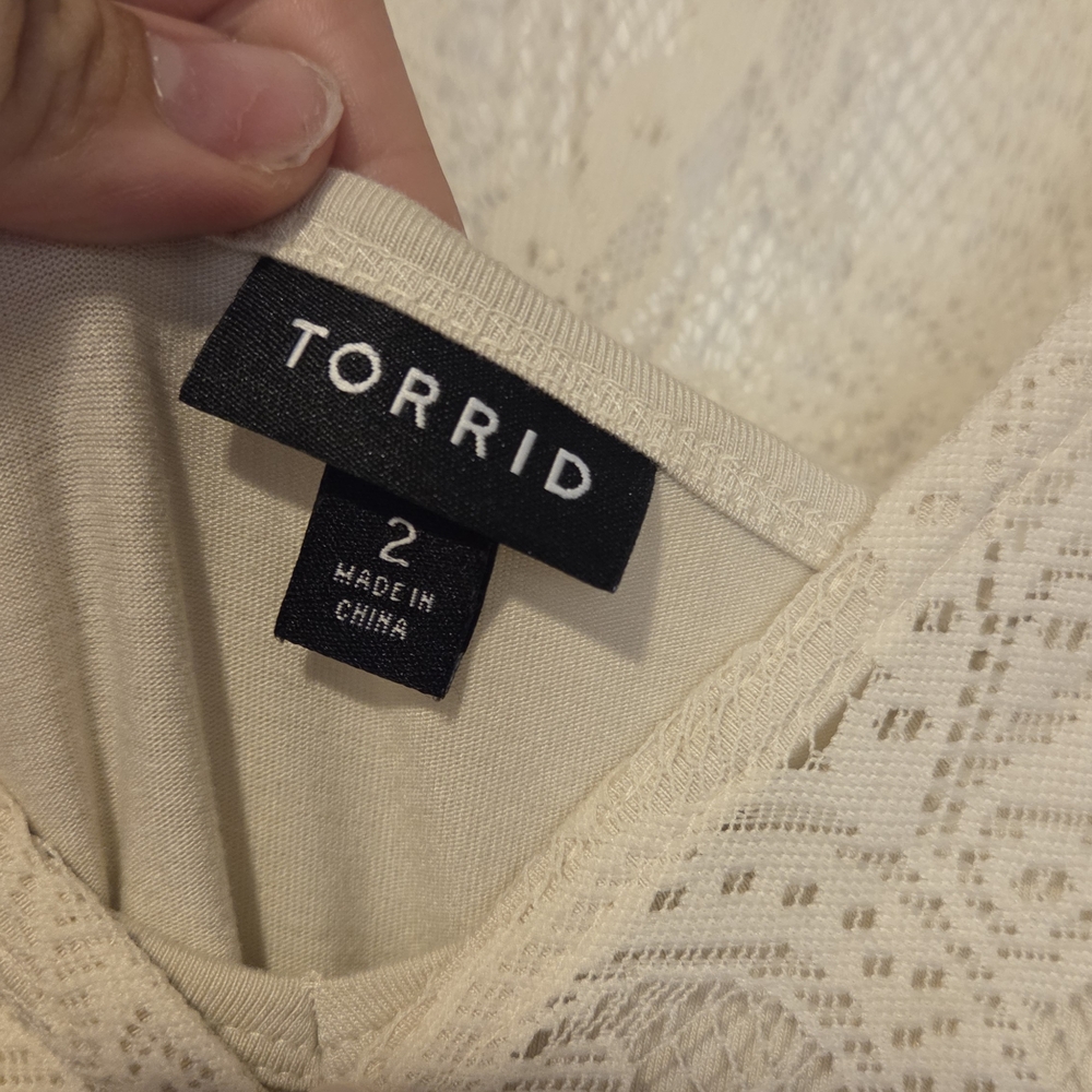 Lace Button-Front Maxi Dress in Ivory - Picture 3 of 7